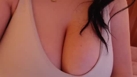 Snapshot of valery_cute_18 chatting on October 21, 12:09 pm valery cute 18 online show from October 21, 12:09 pm