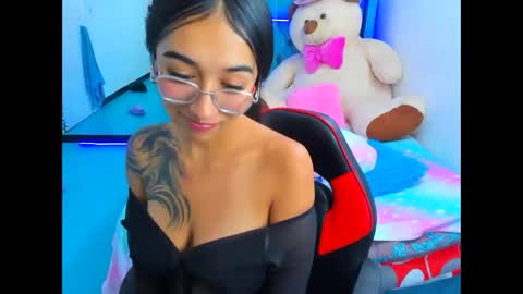 valery online show from April 17, 2:46 am