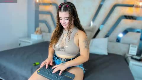 Welcome to Valesse Room online show from April 17, 3:52 am