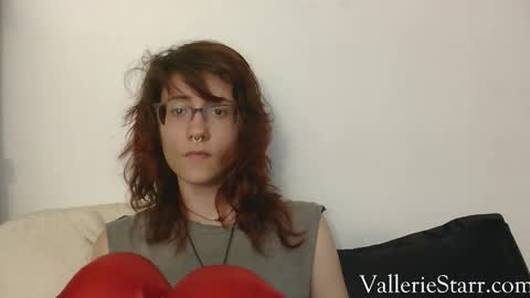 Snapshot of valleriestarr chatting on October 15, 2:58 am Vallerie Starr online show from October 15, 2:58 am