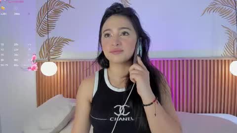 valleriie_ online show from March 1, 3:45 pm