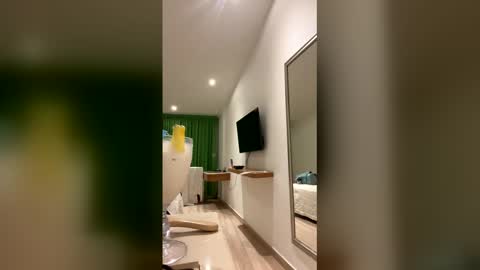 vallolett__ online show from February 14, 3:30 am