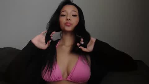 Snapshot of valltorres chatting on October 25, 3:30 pm Val Torres online show from October 25, 3:30 pm