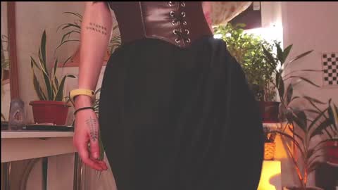 Mollyy Valentine online show from December 3, 7:11 pm