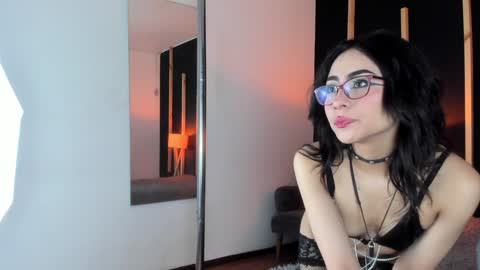 vampy_dolll online show from December 21, 2:58 pm