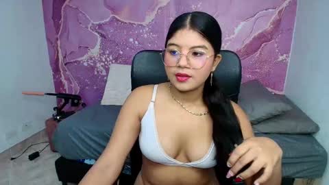 vane_latin18 online show from February 17, 7:46 pm