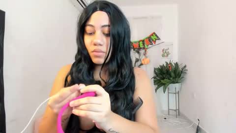 vanelope_smith online show from October 28, 11:31 pm