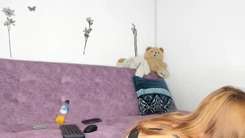 Vanessa online show from December 18, 12:07 pm