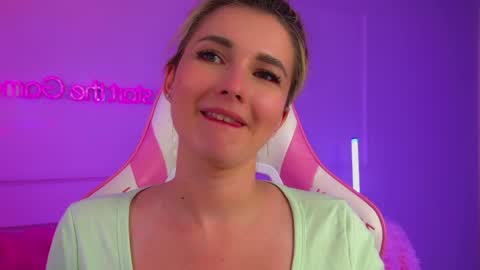 Vanessa online show from June 4, 6:01 pm
