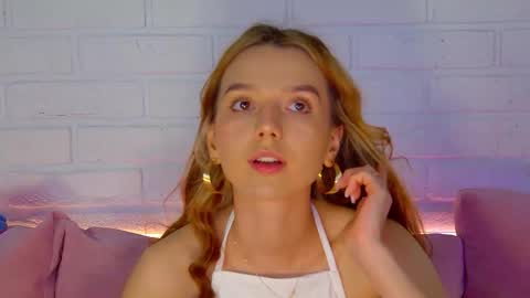 VanessaVienne online show from February 21, 4:40 pm