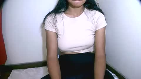 vanih27 online show from March 9, 7:28 pm