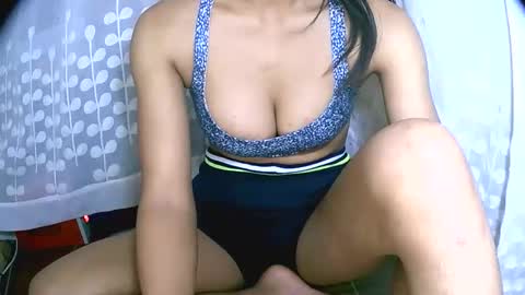 vanih27 online show from November 21, 7:38 pm