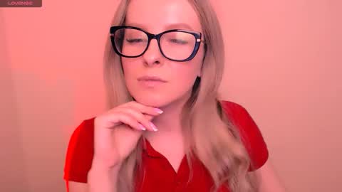 Mia online show from March 20, 8:03 pm