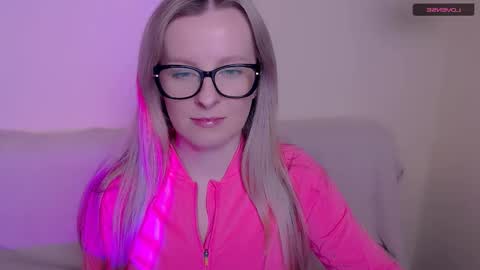 Mia online show from January 17, 12:23 pm