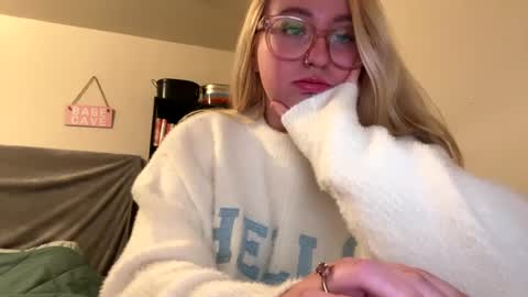 vanillapuddingpie online show from January 21, 3:37 am