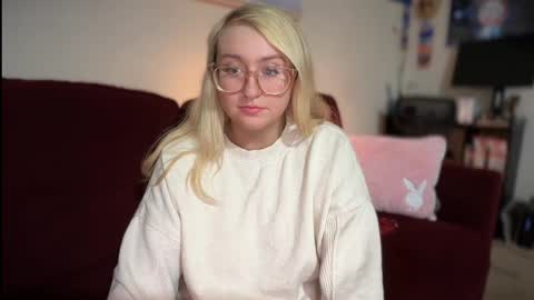 vanillapuddingpie online show from March 8, 3:26 am