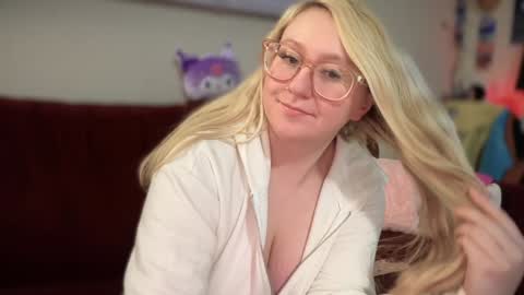 vanillapuddingpie online show from February 5, 2:51 am