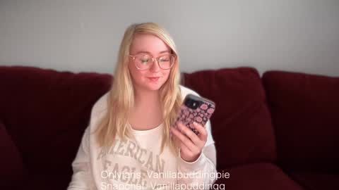 vanillapuddingpie online show from December 5, 7:49 pm