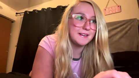 vanillapuddingpie online show from January 5, 2:17 am