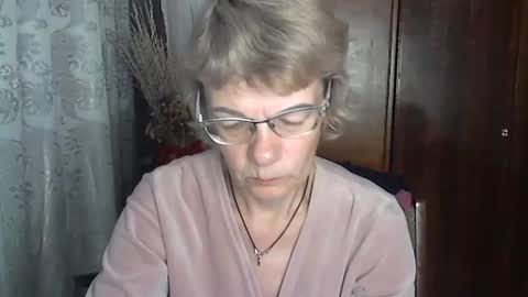 Vanillaxcreamy online show from November 17, 2:18 pm