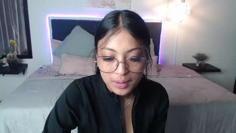 Snapshot of vannesweet_ chatting on December 25, 5:26 pm vane online show from December 25, 5:26 pm
