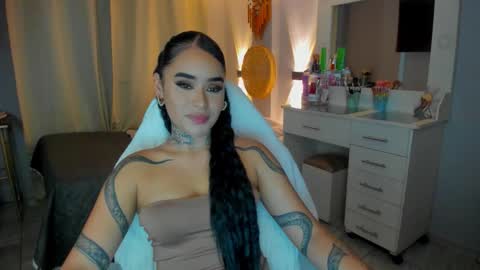 Vayolett Bass online show from February 20, 4:11 am