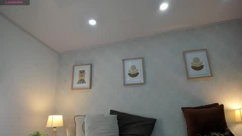 Vee Simons online show from December 1, 7:38 pm