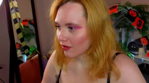 Cassie online show from October 19, 1:02 pm