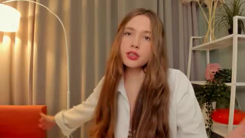 velvet_cherry online show from October 4, 4:44 pm