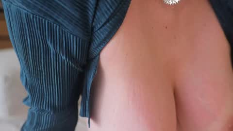 Sienna online show from June 2, 7:04 pm