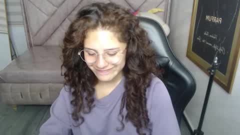 velvet_moon_v online show from November 24, 1:24 pm