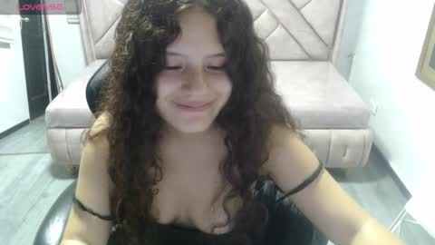 velvet_moon_v online show from February 23, 7:46 pm