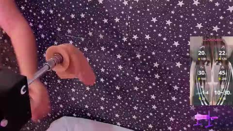 velvet_rosee_ online show from April 18, 7:58 pm