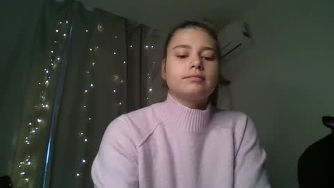 velveted_ivy online show from November 19, 11:21 am