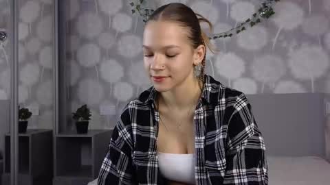 Kelly online show from October 18, 6:16 am