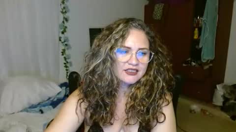 venecasexy44 online show from October 25, 10:01 am