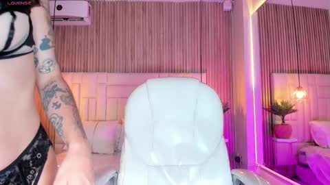 venez sofia  online show from November 10, 11:00 pm