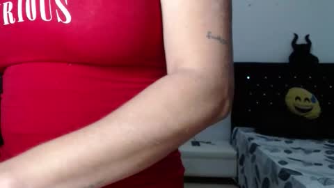 Snapshot of venus_menoza chatting on October 20, 1:58 pm venus_menoza online show from October 20, 1:58 pm