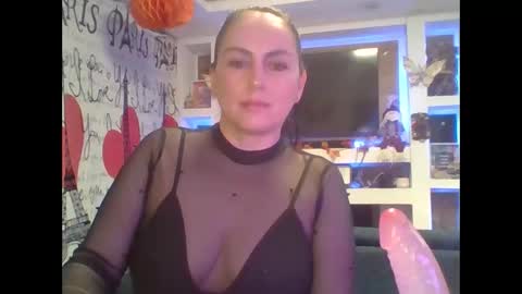 Snapshot of venusina07 chatting on October 22, 7:46 am VENUSINA07 online show from October 22, 7:46 am