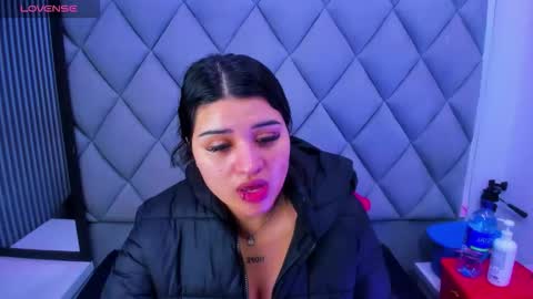 Venusowen  online show from January 13, 1:04 pm