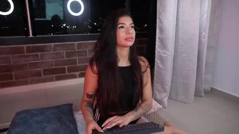 vero_cam online show from February 22, 2:06 am