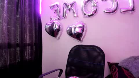 Snapshot of vero_jhonson chatting on February 22, 2:38 pm  karolina online show from February 22, 2:38 pm