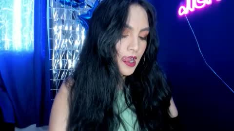Snapshot of vero_jhonson chatting on September 20, 3:43 pm  karolina online show from September 20, 3:43 pm