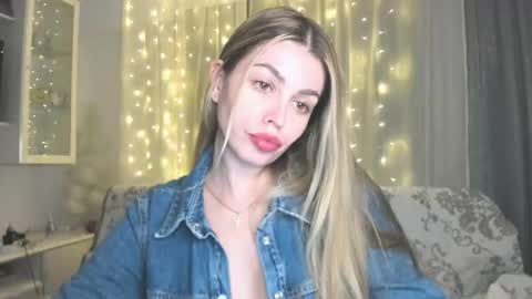 Lolitalolz online show from February 14, 7:27 pm