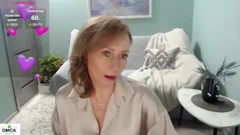 Helen online show from November 1, 6:28 am