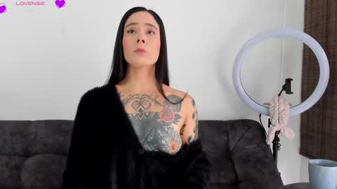 VeronicaTonu online show from November 30, 1:59 pm