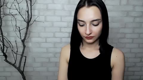 Snapshot of veryveryshygirl chatting on January 13, 2:18 am Ana online show from January 13, 2:18 am