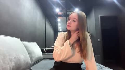 Esta online show from November 7, 2:22 pm