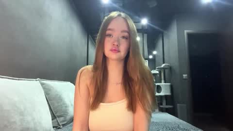 Esta online show from November 9, 3:08 pm