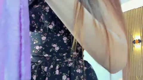 Vi  online show from April 8, 7:16 pm